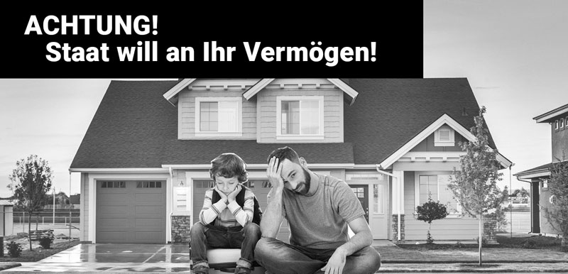 Verzweifelte Familien vor Ihrem Haus.